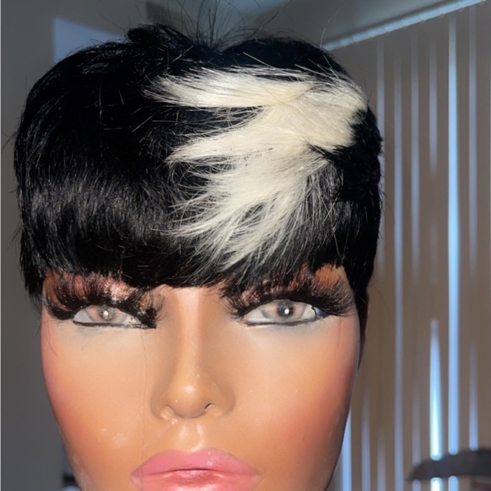 Short cut wig